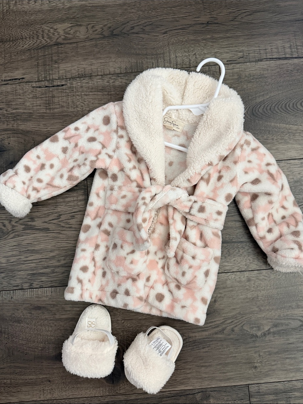 Jessica Simpson Plush Pink & Cream Girls' Leopard Robe with Matching Slippers